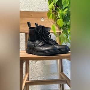 1460 Pascal Doc Marten Mono